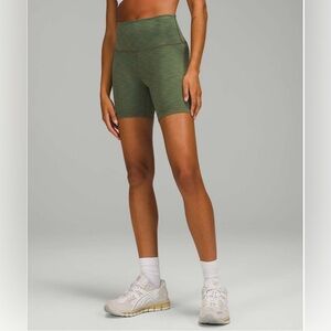 lululemon Wunder Train High-Rise Short 6"